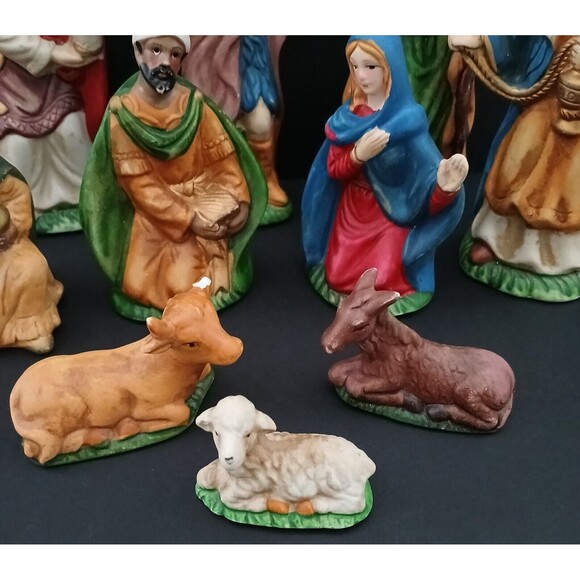 Nativity Set Porcelain 10 Pieces Colorful - Missing Jesus - Replacement Parts - Picture 6 of 11